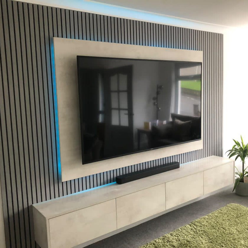 TV Backboard in White Chromix